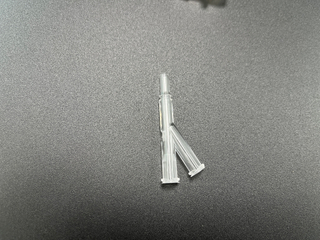 Formowanie złącza infuzyjnego PEEK Plastikowa niestandardowa forma wtryskowa z różnymi wgłębieniami