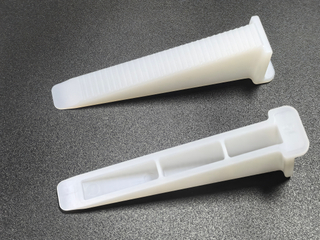 Wysokowydajne opaski kablowe formowane wtryskowo z tworzywa sztucznego do zastosowań przemysłowych i domowych